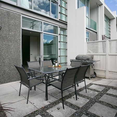 Marinaside Villa - Taupo Holiday Apartment Dış mekan fotoğraf