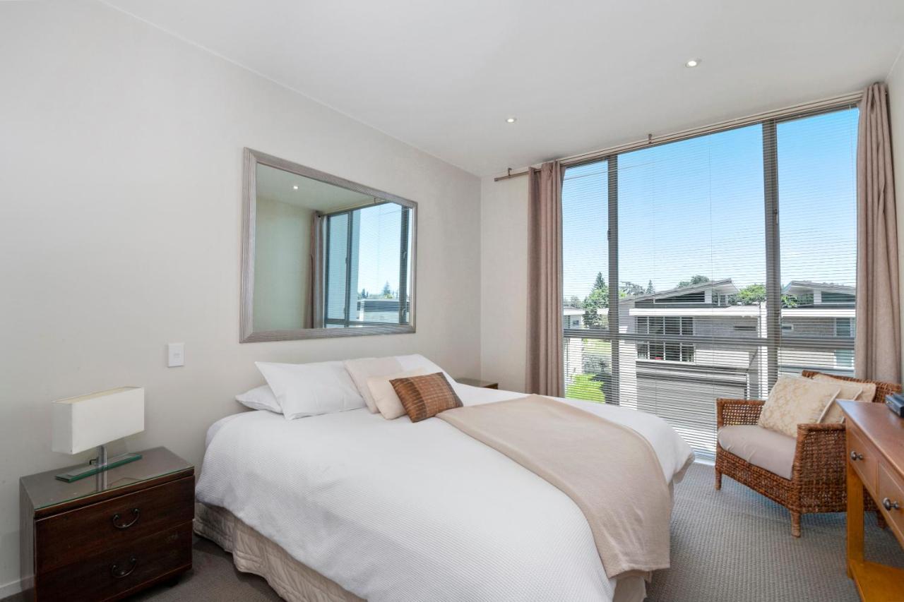 Marinaside Villa - Taupo Holiday Apartment Dış mekan fotoğraf