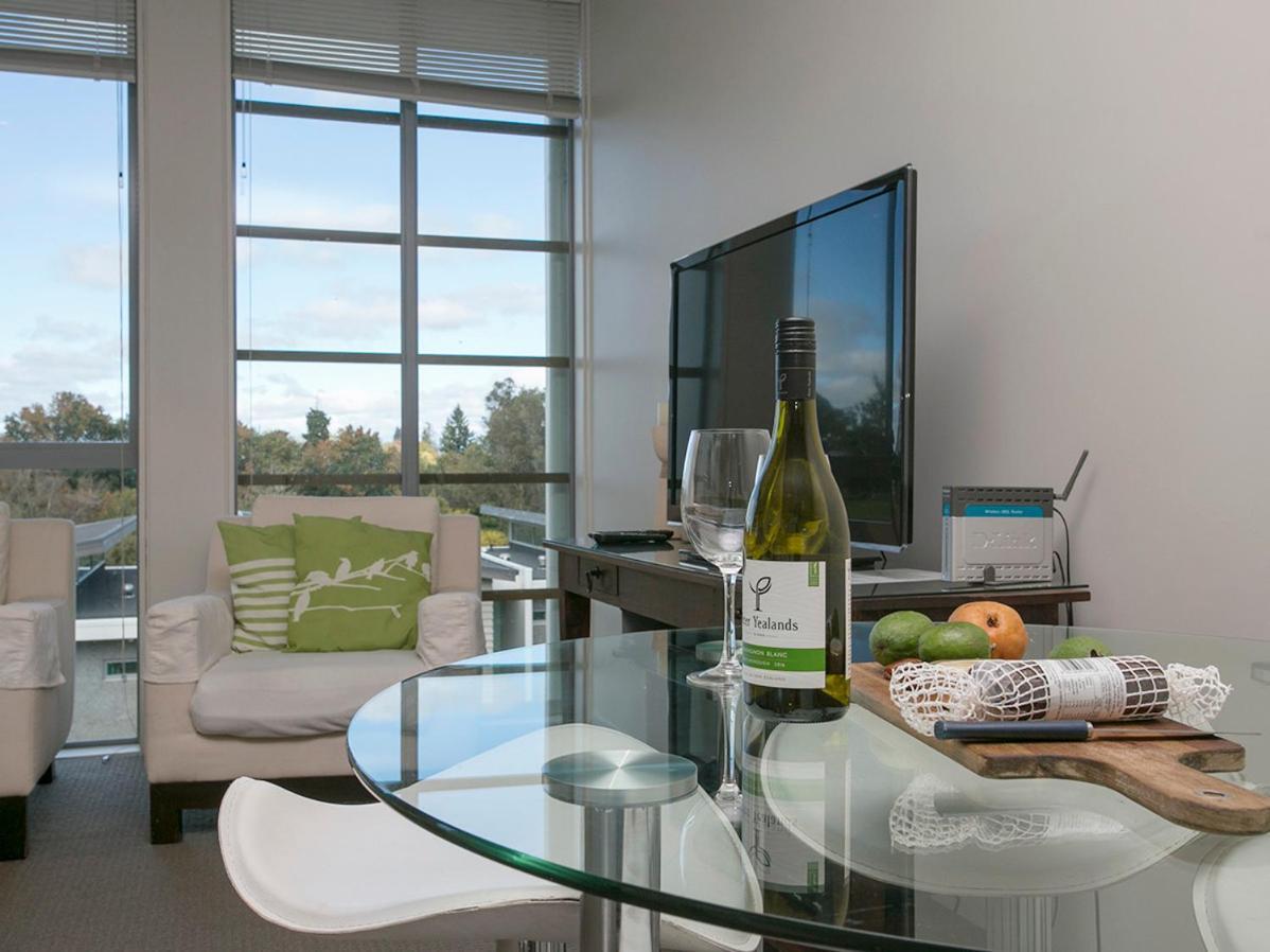Marinaside Villa - Taupo Holiday Apartment Dış mekan fotoğraf