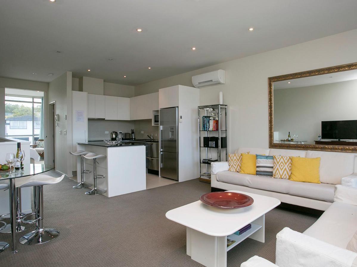 Marinaside Villa - Taupo Holiday Apartment Dış mekan fotoğraf