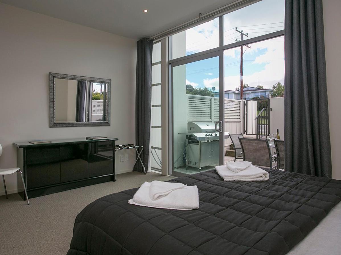 Marinaside Villa - Taupo Holiday Apartment Dış mekan fotoğraf